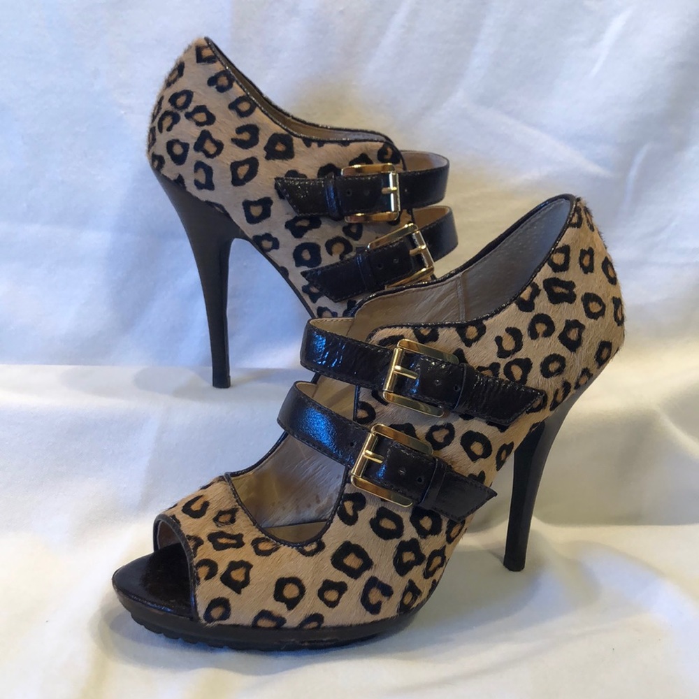 Michael Kors cheetah print heel. Size 8